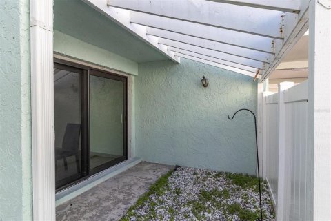 Condo in Indian Rocks Beach, Florida, 3 bedrooms  № 2128544 - photo 30