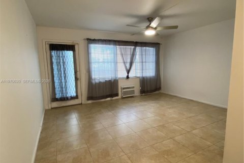 Copropriété à vendre à Pembroke Pines, Floride: 1 chambre, 63.64 m2 № 2030816 - photo 7