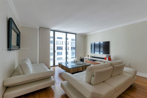 Condo in Bal Harbour, Florida, 2 bedrooms  № 1691866 - photo 5