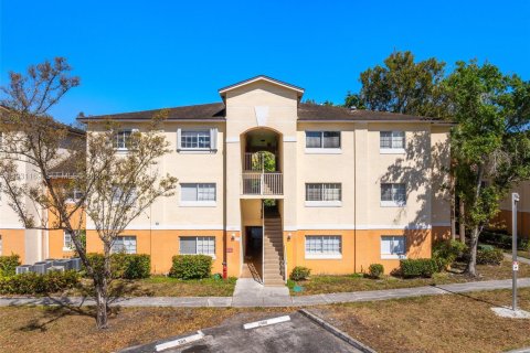Condo in Hollywood, Florida, 2 bedrooms  № 2001602 - photo 14