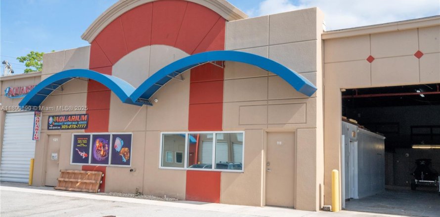 Propiedad comercial en Miami, Florida № 1683624