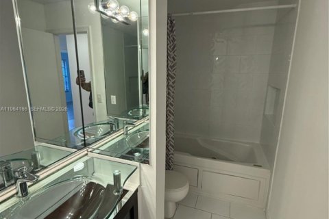 Townhouse in Coral Springs, Florida 3 bedrooms, 133.22 sq.m. № 2026645 - photo 18