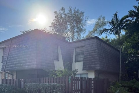 Townhouse in Coral Springs, Florida 3 bedrooms, 133.22 sq.m. № 2026645 - photo 30