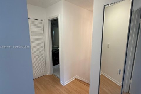 Townhouse in Coral Springs, Florida 3 bedrooms, 133.22 sq.m. № 2026645 - photo 25