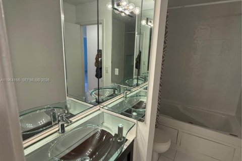 Townhouse in Coral Springs, Florida 3 bedrooms, 133.22 sq.m. № 2026645 - photo 20