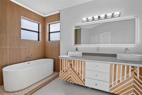 Купить виллу или дом в Хомстед, Флорида 5 спален, 310.29м2, № 2006004 - фото 22