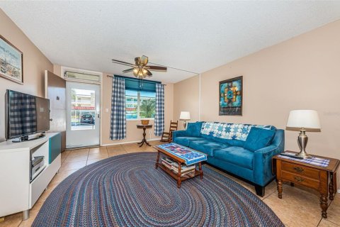 Condo in Saint Petersburg, Florida, 2 bedrooms  № 2101359 - photo 7