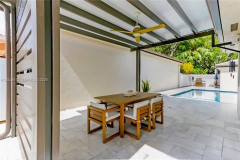 Casa en venta en Miami Lakes, Florida, 3 dormitorios, 145.76 m2 № 2252109 - foto 14