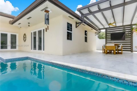 Casa en venta en Miami Lakes, Florida, 3 dormitorios, 145.76 m2 № 2252109 - foto 13