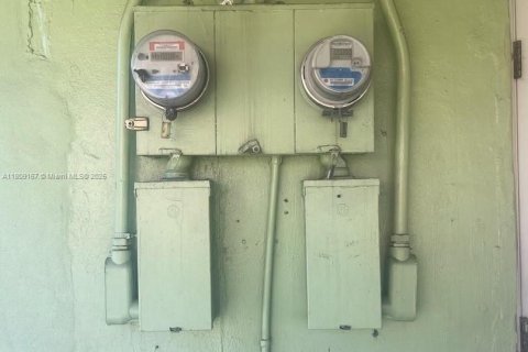 Immobilier commercial à vendre à Miami, Floride: 138.42 m2 № 1936979 - photo 3