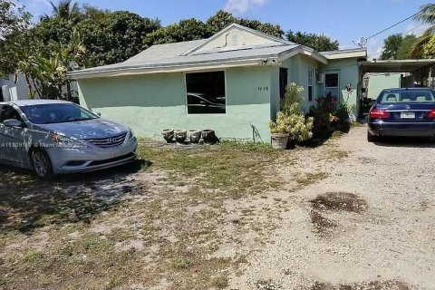 Propiedad comercial en venta en Miami, Florida, 138.42 m2 № 1936979 - foto 1