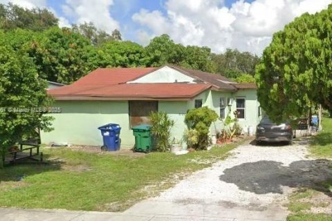 Propiedad comercial en venta en Miami, Florida, 138.42 m2 № 1936979 - foto 2