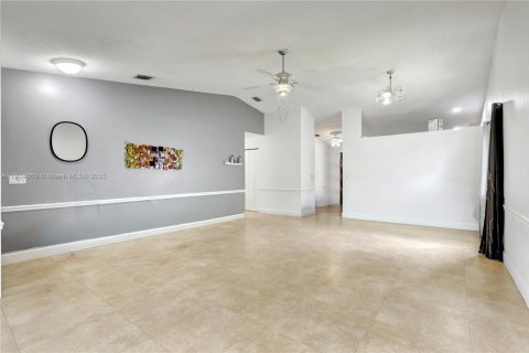 Villa ou maison à vendre à Sunrise, Floride: 3 chambres, 139.45 m2 № 1970106 - photo 6