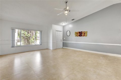 Villa ou maison à vendre à Sunrise, Floride: 3 chambres, 139.45 m2 № 1970106 - photo 5