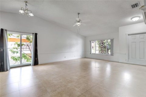 Villa ou maison à vendre à Sunrise, Floride: 3 chambres, 139.45 m2 № 1970106 - photo 4