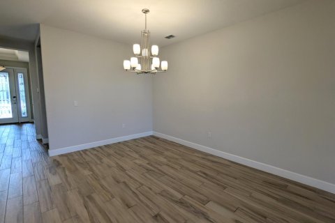 Villa ou maison à louer à Port St. Lucie, Floride: 3 chambres, 233 m2 № 2417923 - photo 2