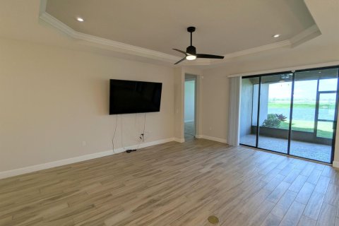Villa ou maison à louer à Port St. Lucie, Floride: 3 chambres, 233 m2 № 2417923 - photo 3
