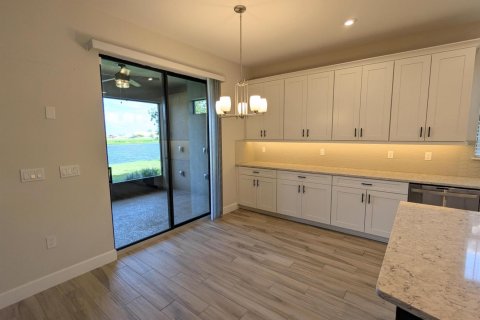 Villa ou maison à louer à Port St. Lucie, Floride: 3 chambres, 233 m2 № 2417923 - photo 8