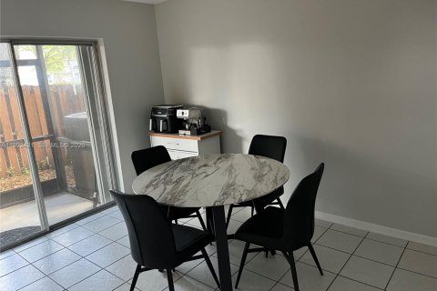 Купить таунхаус в Дейви, Флорида 3 спальни, 157.1м2, № 2057298 - фото 10