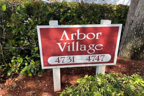 Купить таунхаус в Дейви, Флорида 3 спальни, 157.1м2, № 2057298 - фото 2