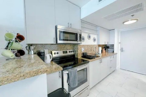 Hotel in Sunny Isles Beach, Florida 39.02 sq.m. № 1897940 - photo 24
