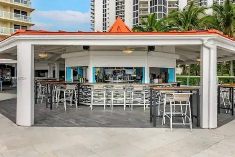Hotel in Sunny Isles Beach, Florida 39.02 sq.m. № 1897940 - photo 7
