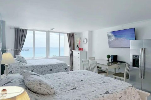 Hotel in Sunny Isles Beach, Florida 39.02 sq.m. № 1897940 - photo 17