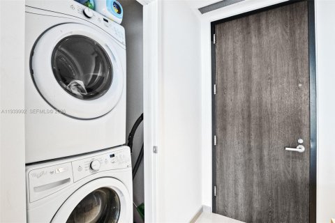 Купить кондоминиум в Майами, Флорида 3 спальни, 189.8м2, № 1997304 - фото 18