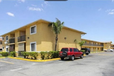 Снять в аренду кондоминиум в Хайалиа, Флорида 2 спальни, 5688.59м2, № 2029889 - фото 14