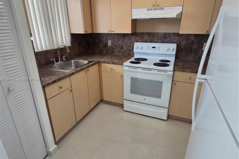 Снять в аренду кондоминиум в Хайалиа, Флорида 2 спальни, 5688.59м2, № 2029889 - фото 13