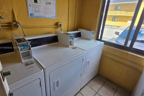 Снять в аренду кондоминиум в Хайалиа, Флорида 2 спальни, 5688.59м2, № 2029889 - фото 17