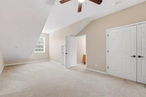 Townhouse in Clermont, Florida 3 bedrooms, 224.92 sq.m. № 2220127 - photo 24