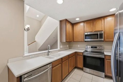 Townhouse in Clermont, Florida 3 bedrooms, 224.92 sq.m. № 2220127 - photo 9