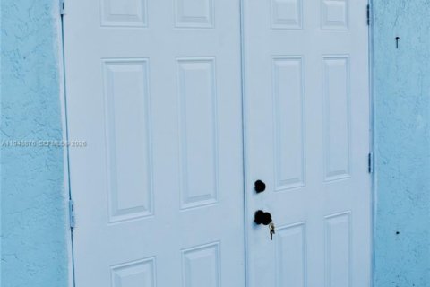 Снять в аренду виллу или дом в Форт-Лодердейл, Флорида 2 спальни, 195.56м2, № 2004693 - фото 21