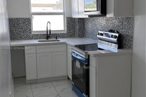 Снять в аренду виллу или дом в Форт-Лодердейл, Флорида 2 спальни, 195.56м2, № 2004693 - фото 27