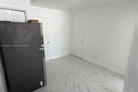 Снять в аренду виллу или дом в Форт-Лодердейл, Флорида 2 спальни, 195.56м2, № 2004693 - фото 30