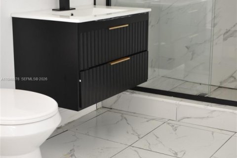 Снять в аренду виллу или дом в Форт-Лодердейл, Флорида 2 спальни, 195.56м2, № 2004693 - фото 11