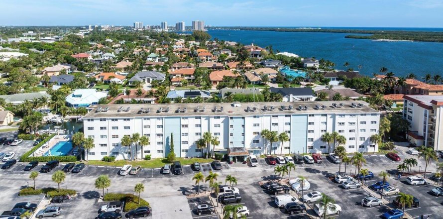 Condo in North Palm Beach, Florida, 2 bedrooms № 1065848