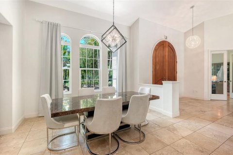 House in Sarasota, Florida 4 bedrooms, 374.95 sq.m. № 2156228 - photo 10
