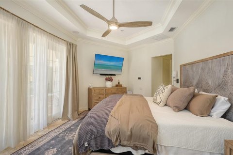 House in Sarasota, Florida 4 bedrooms, 374.95 sq.m. № 2156228 - photo 22