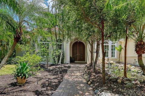 House in Sarasota, Florida 4 bedrooms, 374.95 sq.m. № 2156228 - photo 6