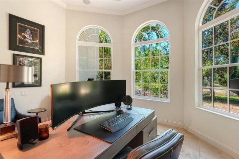 House in Sarasota, Florida 4 bedrooms, 374.95 sq.m. № 2156228 - photo 20