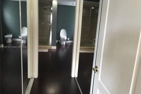 Condo in Doral, Florida, 3 bedrooms  № 1691194 - photo 28