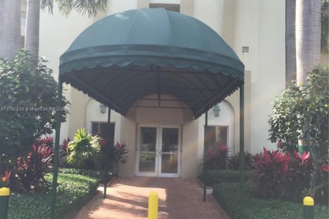 Condo in Doral, Florida, 3 bedrooms  № 1691194 - photo 2