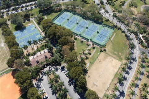 Condo in Doral, Florida, 3 bedrooms  № 1691194 - photo 14