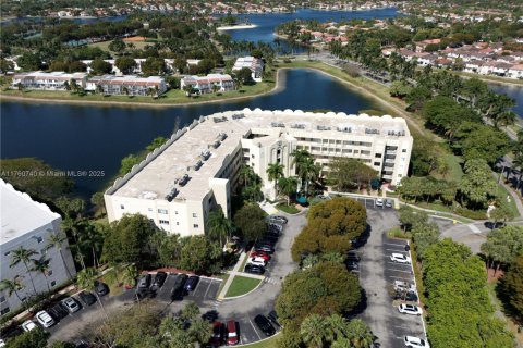 Condo in Doral, Florida, 3 bedrooms  № 1691194 - photo 6