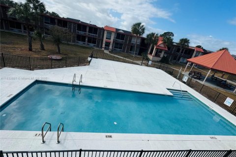 Copropriété à vendre à Davenport, Floride: 1 chambre, 27.87 m2 № 2038160 - photo 12