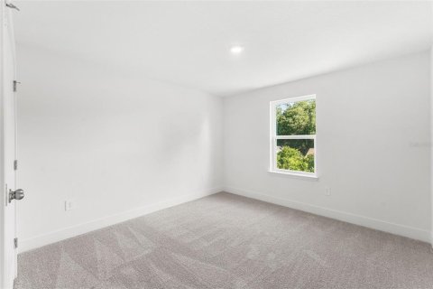 House in Apopka, Florida 4 bedrooms, 230.96 sq.m. № 2152173 - photo 23