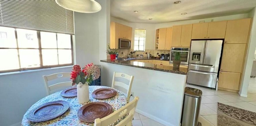 Townhouse in Weston, Florida 4 bedrooms, 232.72 sq.m. № 1155633