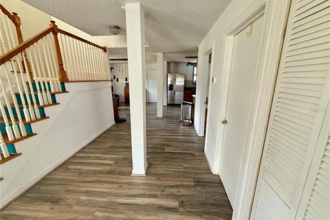 House in Fish Hawk, Florida 4 bedrooms, 228.91 sq.m. № 1745017 - photo 5